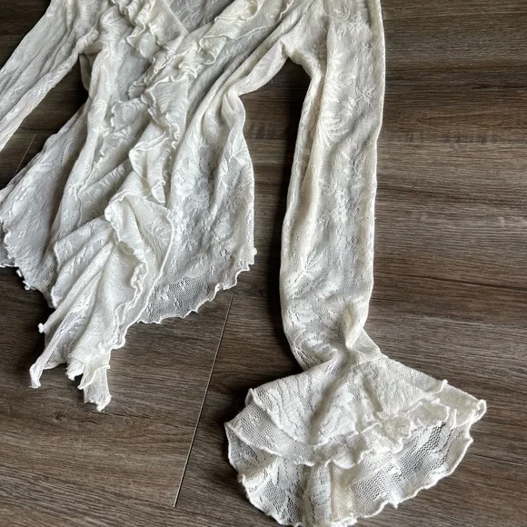 Newport News Cream Lace Ruffle Blouse - Picture 5 of 8